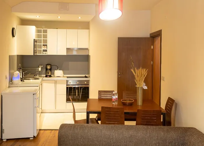 Cozy And Warm With A Separate Bedroom بانسكو