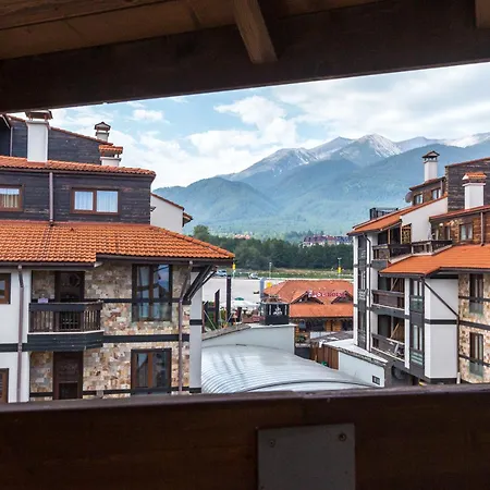 Cozy And Warm With A Separate Bedroom