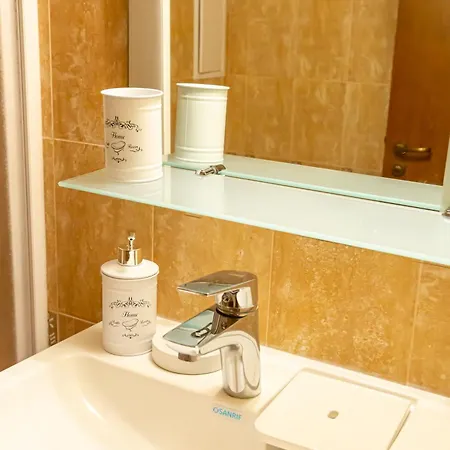 アパート Cozy And Warm With A Separate Bedroom バンスコ