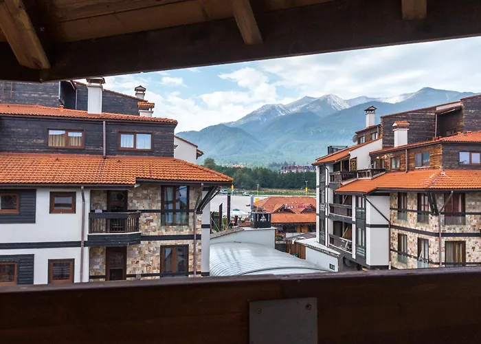 Cozy And Warm With A Separate Bedroom